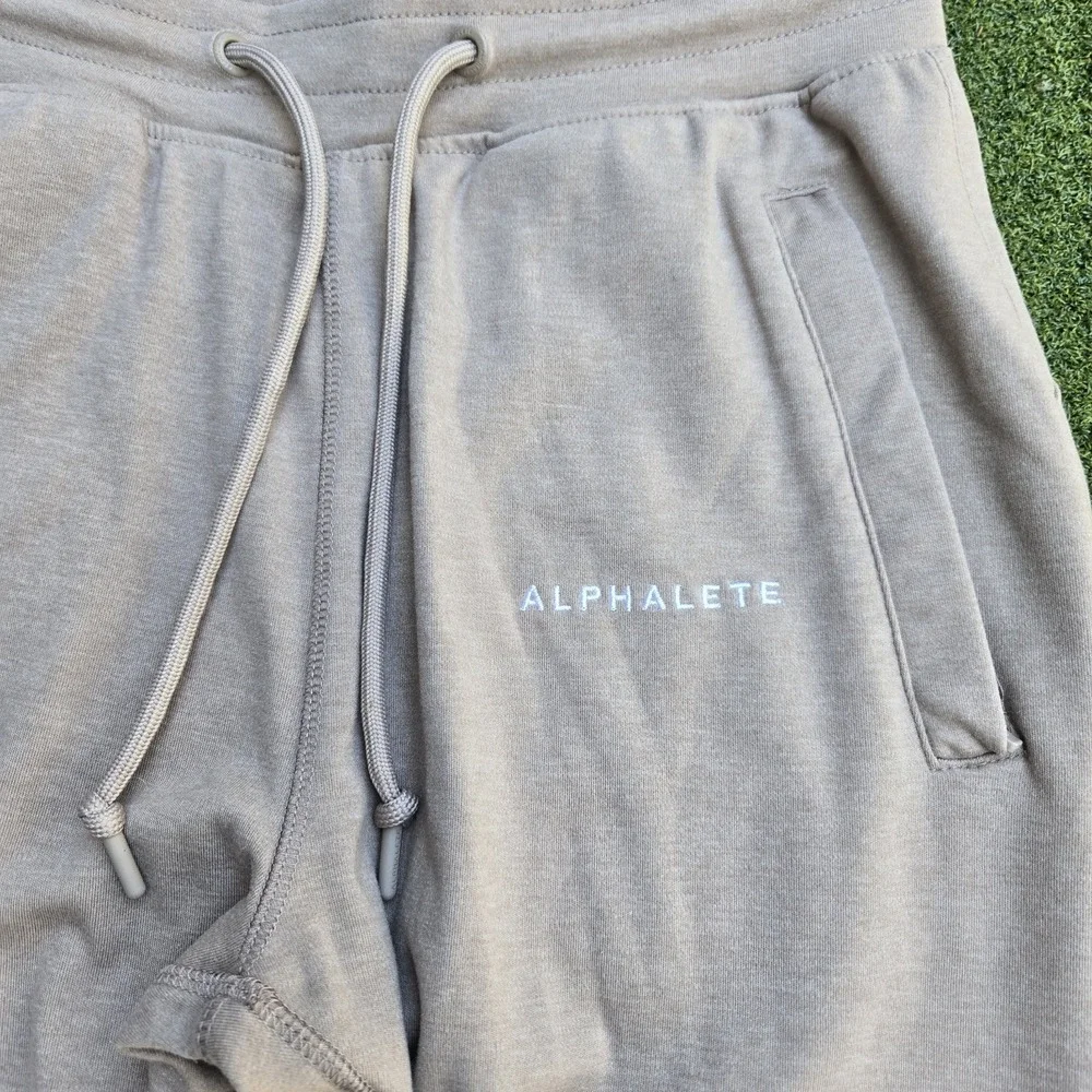 Alphalete joggers men